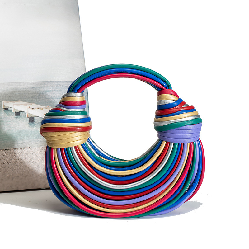 Ženska PU crossbody torba, ručno pleteni dumpling stil, srednja veličina, luksuzna svakodnevna torba, zlatna boja
