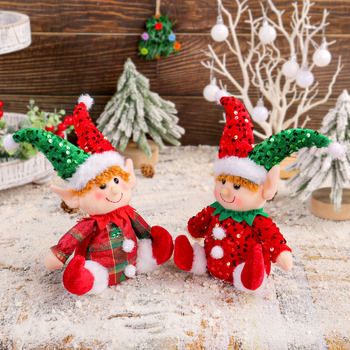 Păpușă drăguță de Crăciun, așezată, ornament pentru vitrină, cu pălărie cu paiete Rudolph