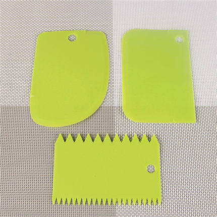 Set de trei spatule de copt din plastic colorat pentru cremă, tăierea tortului și decorare