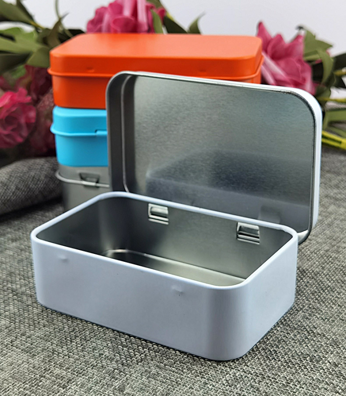 Cutie metalică pătrată cu capac pentru ambalarea săpunului făcut manual și accesorii