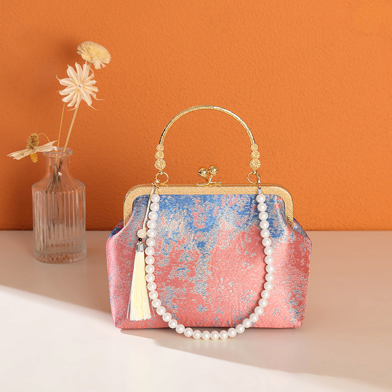 Kínai stílusú hímzett női táska, Hanfu-ihletésű elegáns retro kézitáska aranyszínű záróval