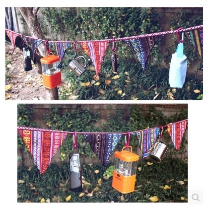 Set de 14 stegulețe triunghiulare multicolore pentru camping, pe șnur de 3,3 m, din material Oxford