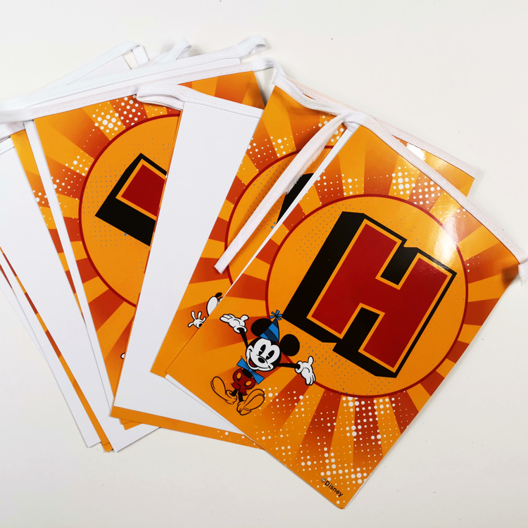 Bannere triunghiulare din hârtie, personalizate pentru deschiderea supermarketului și aniversări, girlandă de steaguri, dimensiuni 21 × 28,5 cm, imprimare CMYK patru culori, logo imprimat, fără tijă