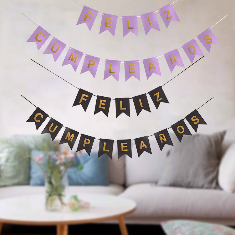 Banner de ziua de naștere cu litere aurite, Feliz Cumpleaños în limba spaniolă, stegulețe triunghiulare din hârtie groasă