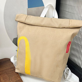Moderna i svestrana platnena torba s crossbody remenom, pogodna za učenike, dodatnu nastavu i putovanja, velik kapacitet