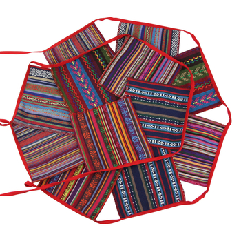 Steag pătrat pentru decor exterior – șir de stegulețe în stil țigănesc