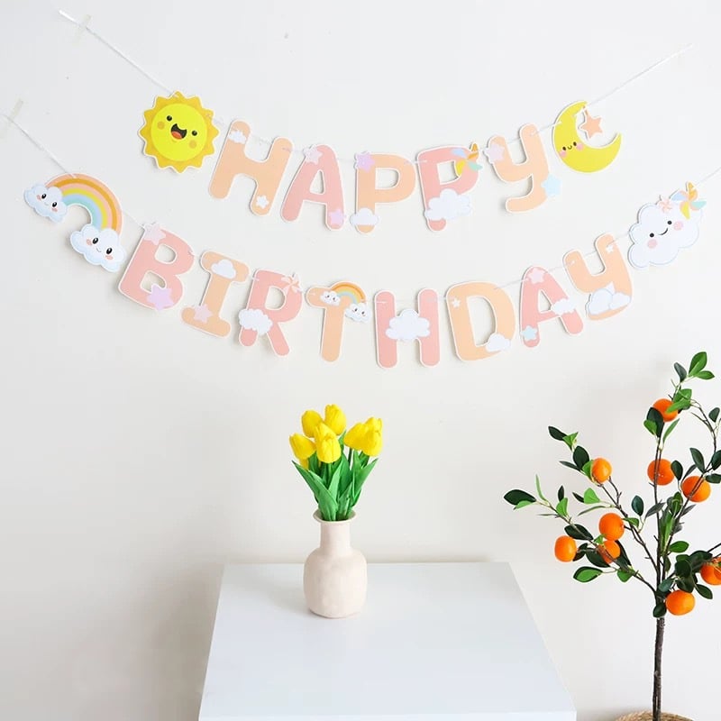 Ghirlandă cu stegulețe de aniversare, cu soare și curcubeu – decor perete pentru petrecere pentru fete