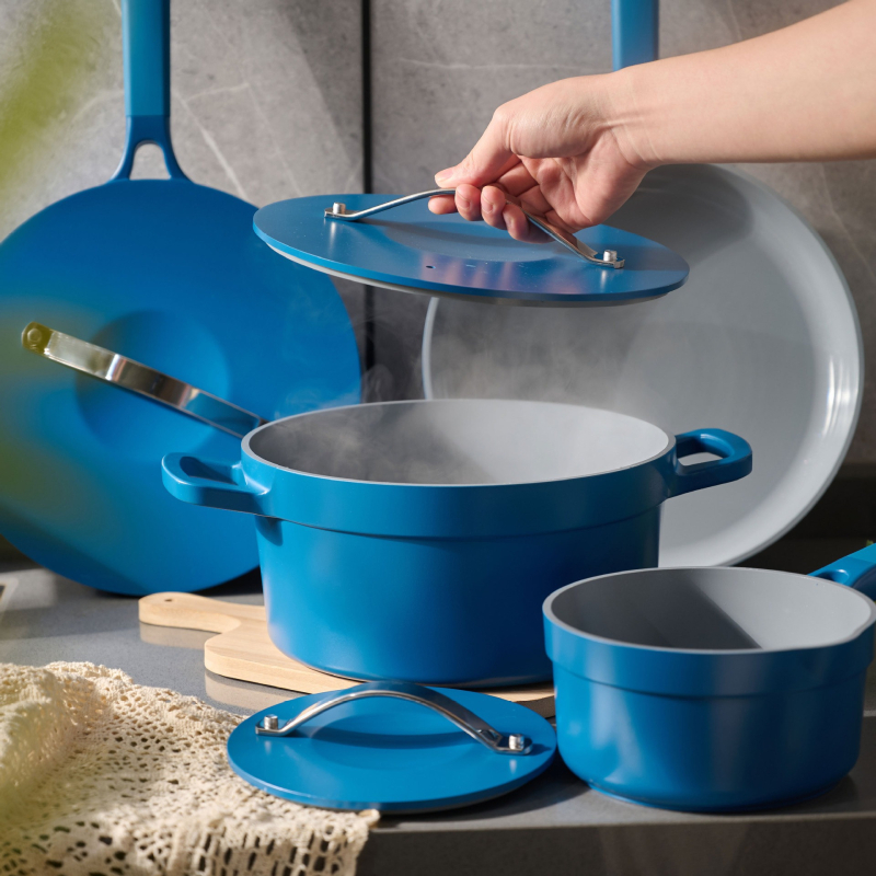 Set de vase antiaderente, patru piese: oală pentru lapte 16 cm, oală pentru supă 24 cm, tigaie adâncă 26 cm, tigaie plată 28 cm