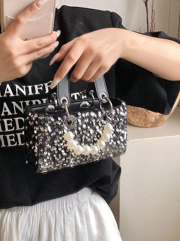 Mini torbica s pjaticama, inspirirana Dianom, lagana luksuzna večernja torba, s remenom za rame ili crossbody