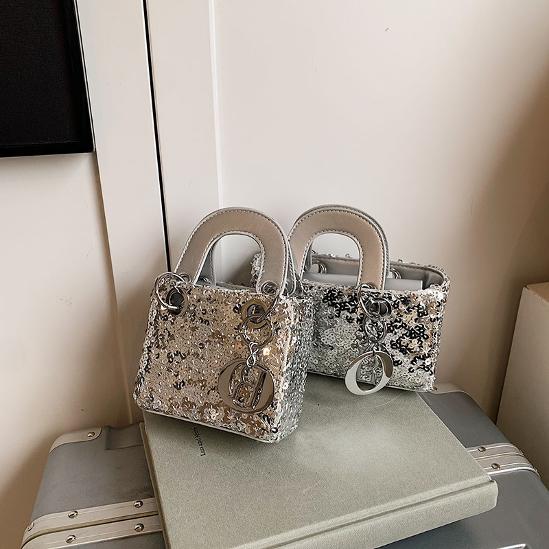 Mini torbica s pjaticama, inspirirana Dianom, lagana luksuzna večernja torba, s remenom za rame ili crossbody