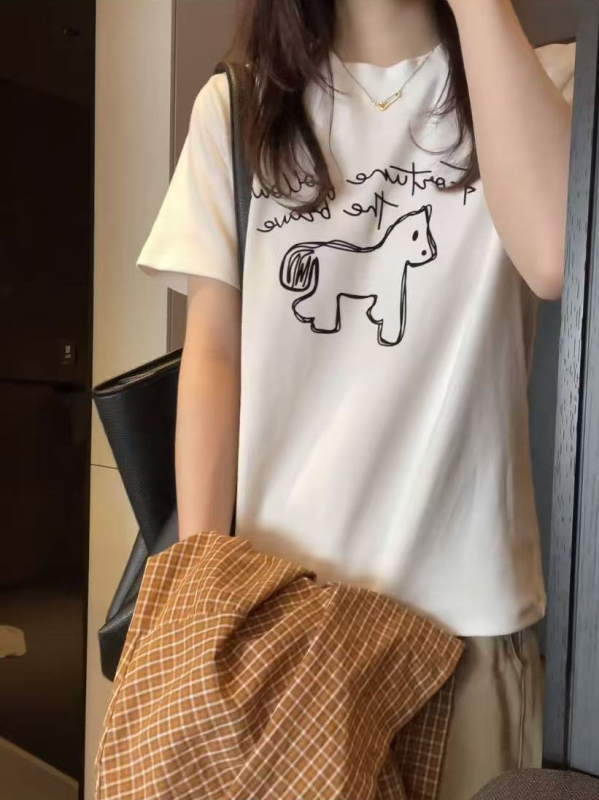 2026 proljeće-ljeto ženski T-shirt s otiskom ponija, kratkih rukava, široka silueta za sitniju figuru, bijeli bazni top