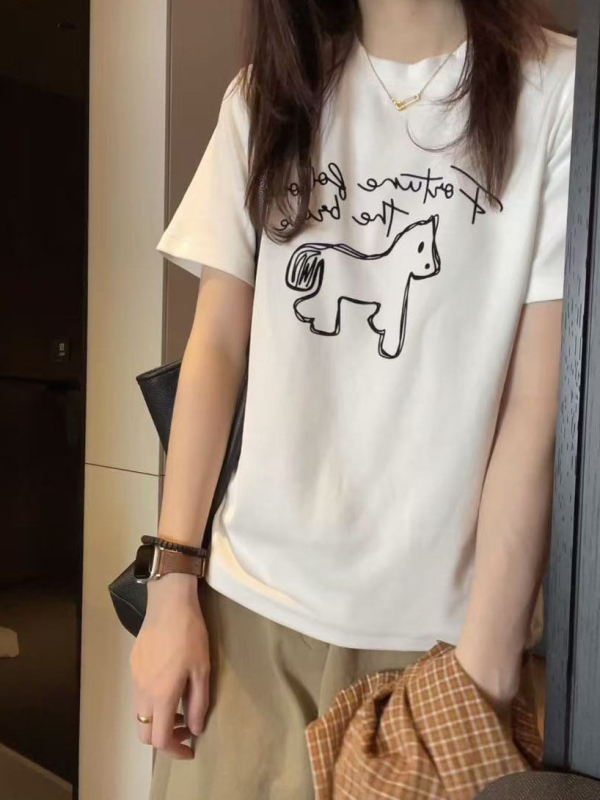2026 proljeće-ljeto ženski T-shirt s otiskom ponija, kratkih rukava, široka silueta za sitniju figuru, bijeli bazni top