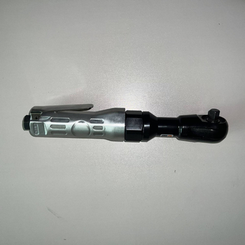 Set de unelte pneumatice pentru reparații auto: cioc pneumatic mic, cheie cu clichet și unelte de demontare a anvelopelor