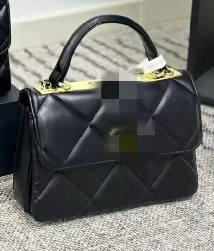2025 ljetna ženska torbica od prave kože s kvadratnim prešivanjem i preklopnim poklopcem, lančani remen za rame i crossbody, za svakodnevnu upotrebu