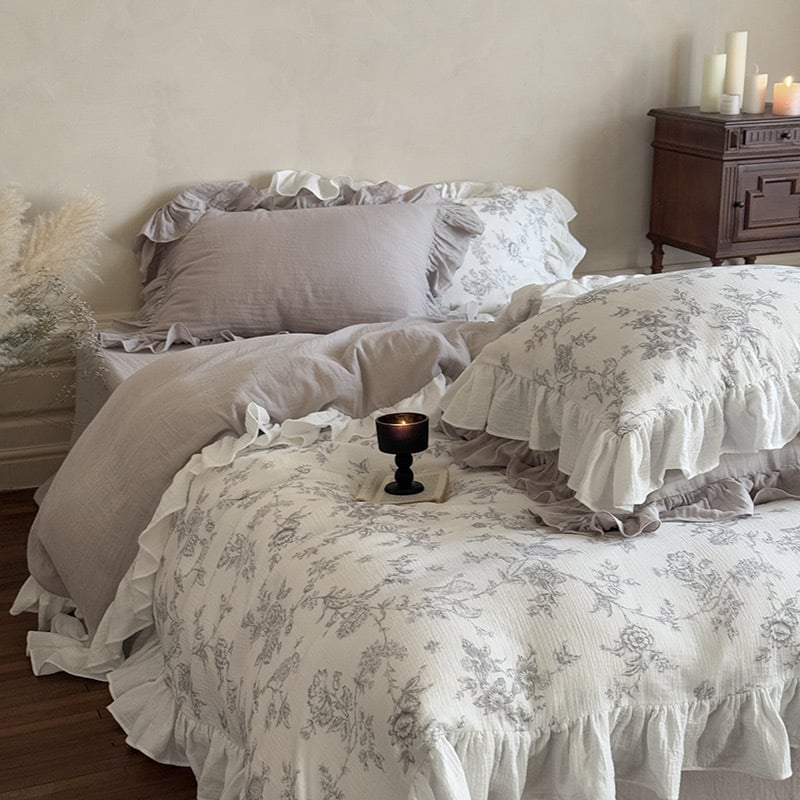 Stil francez, 100% bumbac, fir dublu, set patru piese cu margine volanată, imprimare moale