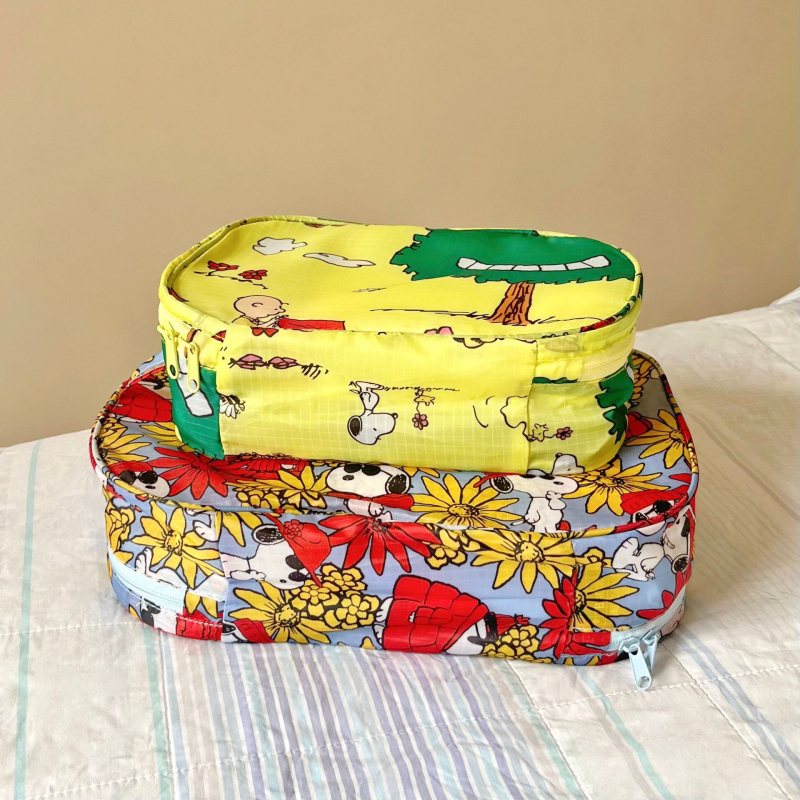 Set din două piese: geantă de călătorie ușoară cu imprimare Snoopy completă, stil japonez, și geantă de depozitare a hainelor