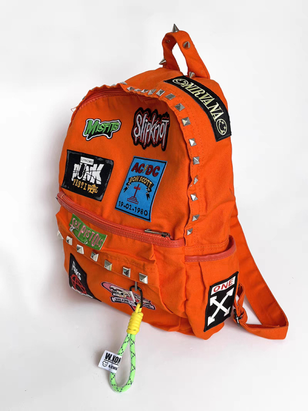 Unisex ruksak s punk rock podkulturom, izvezeni zakovice, velika kapacitet 20–35L, kompatibilan s 15-inčnim prijenosnim računalom