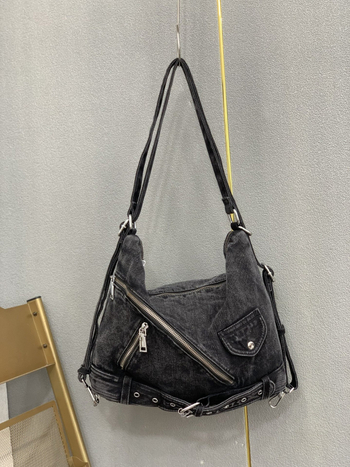 Traper torba u punk stilu s rivetima, retro moda, preko ramena