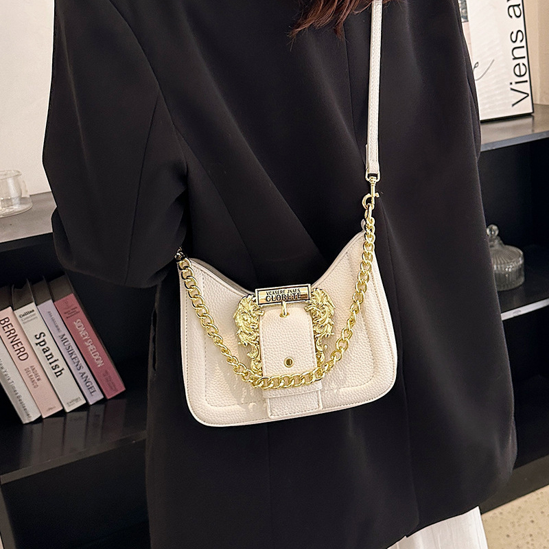 Ženska torba u francuskom stilu s premium teksturom, detalji s nity i lancem, crossbody torba za svakodnevnu upotrebu