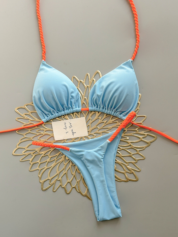 Női kétrészes bikini a strandoláshoz és nyaraláshoz, egyszínű, letisztult stílus