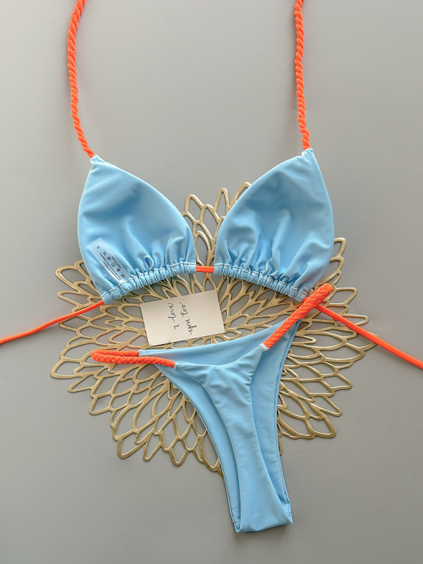 Női kétrészes bikini a strandoláshoz és nyaraláshoz, egyszínű, letisztult stílus