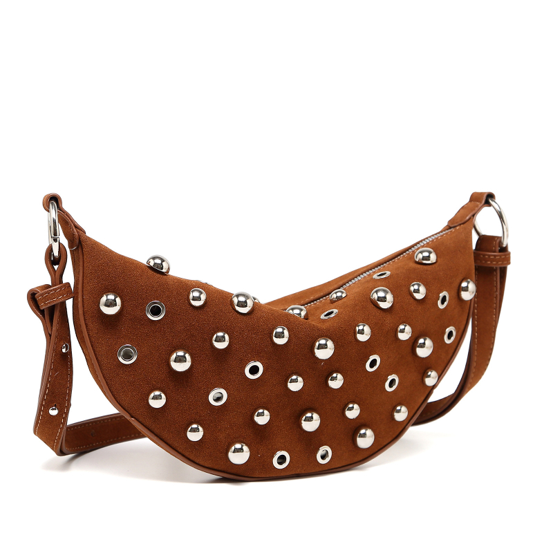 Mala crossbody torba s metalnim zakovicama, retro mat završetak, velur od jelenske kože