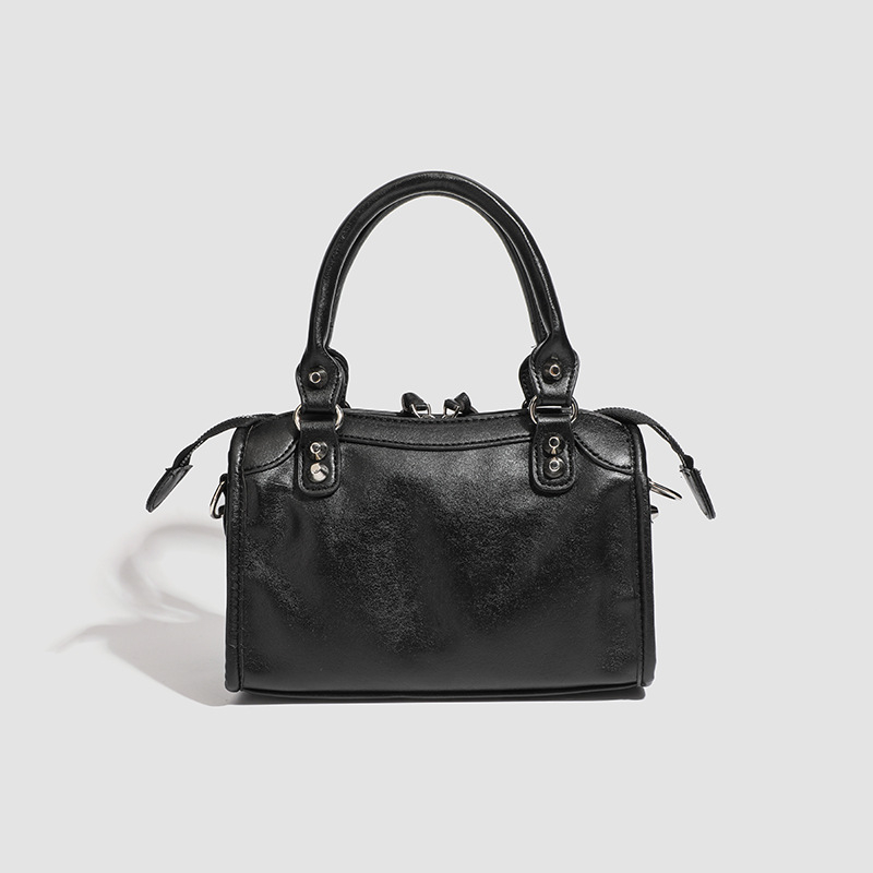 Torba za motocikle u francuskom stilu, moderna i stylish, minimalistična retro sa zakovicama, velika zapremina, ručna i preko ramena