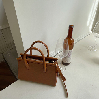 2025 K-stílusú niche őszi-téli retro olajviaszos bőr váll- és crossbody táska nőknek – mindennapi, stílusos, sokoldalú