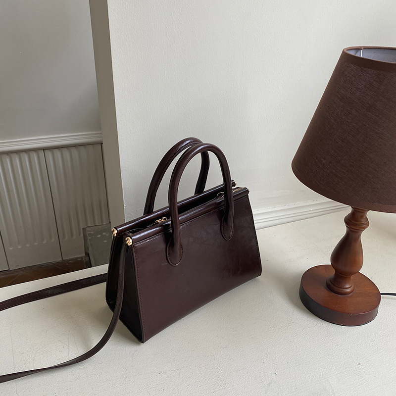 2025 K-stílusú niche őszi-téli retro olajviaszos bőr váll- és crossbody táska nőknek – mindennapi, stílusos, sokoldalú