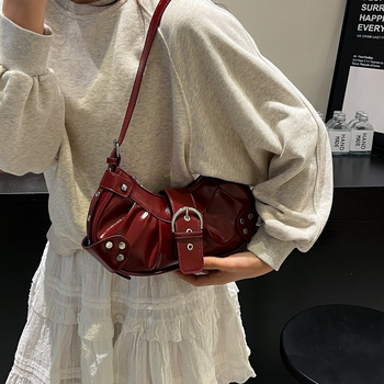 Ženska vintage crossbody torbica s kopčom, plisirani detalj, mala dnevna torbica za nošenje preko ramena