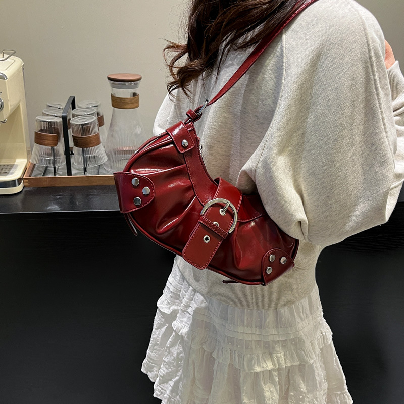 Ženska vintage crossbody torbica s kopčom, plisirani detalj, mala dnevna torbica za nošenje preko ramena