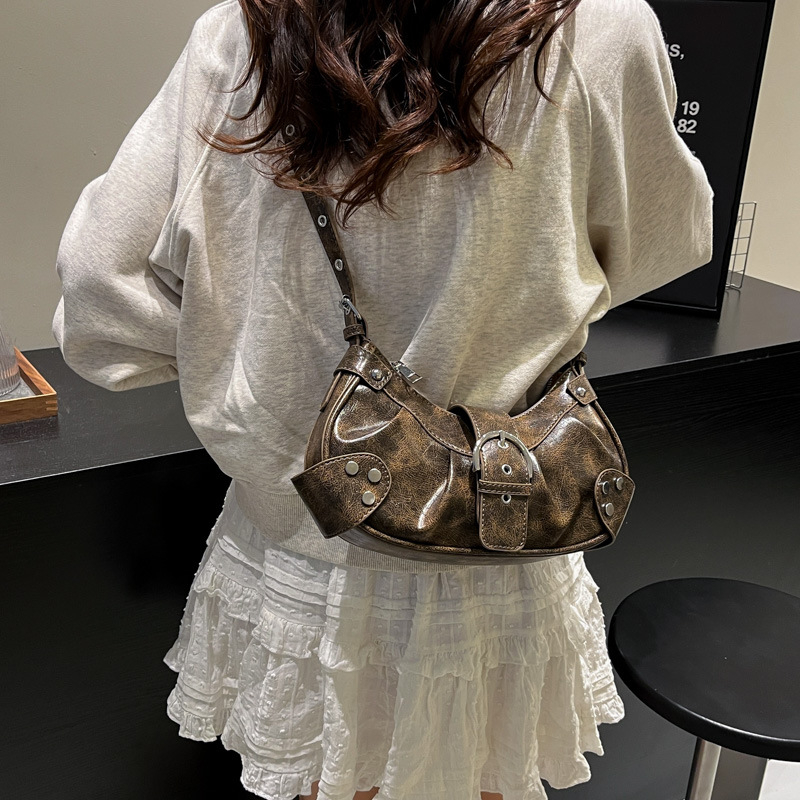 Ženska vintage crossbody torbica s kopčom, plisirani detalj, mala dnevna torbica za nošenje preko ramena