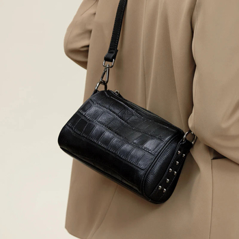 Ženska torba od prave kože s uzorkom krokodila, cilindričnog oblika kao jastuk, preko ramena i crossbody, model 2026