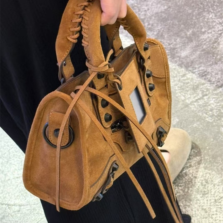 Retro kožna torba s metalnim rivetima, stil motocikla, velika zapremina, tote torba za rame