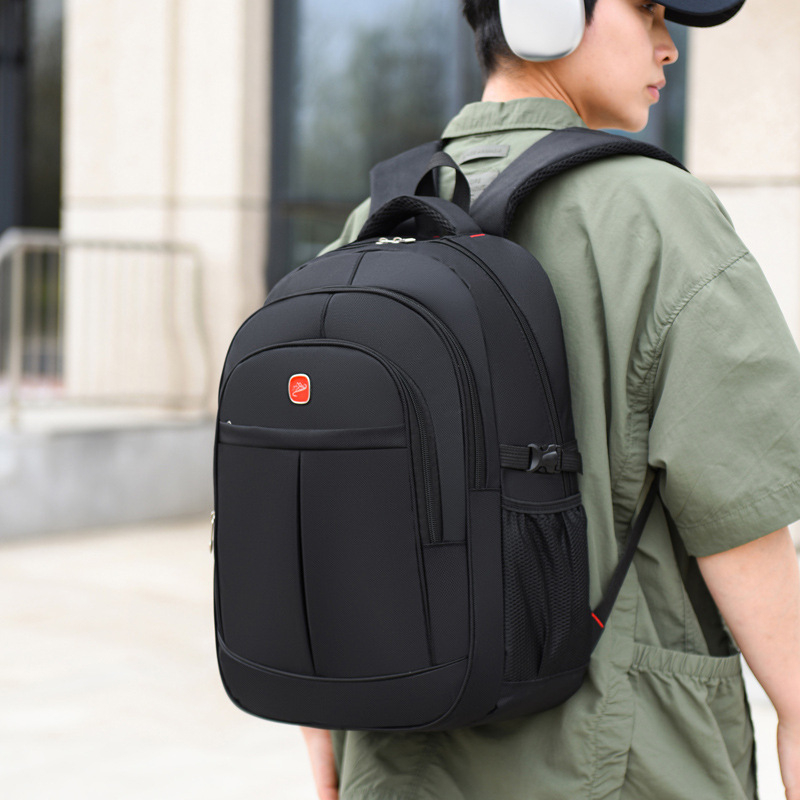 Nylon ranac velike kapacitete 36–55 L, za poslovna putovanja i svakodnevnu upotrebu, minimalistički jednofarbni dizajn, kompatibilan s 13-inčnim prijenosnikom