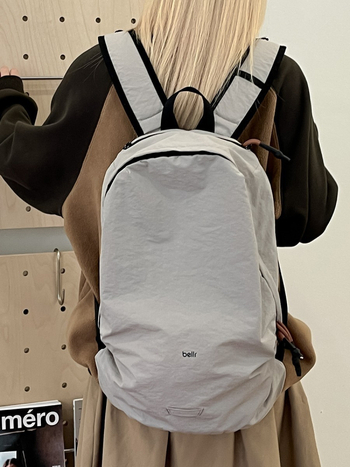 Lagani, minimalistički ruksak za outdoor aktivnosti, kapacitet do 20 l, korejskog stila, jednodijelni jednobojni dizajn, za učenike gimnazije