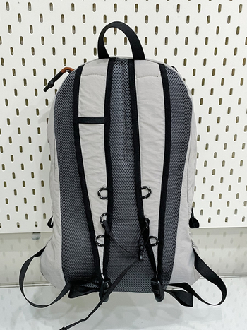 Lagani, minimalistički ruksak za outdoor aktivnosti, kapacitet do 20 l, korejskog stila, jednodijelni jednobojni dizajn, za učenike gimnazije