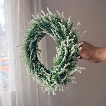 Ghirlandă de Crăciun verde și alb cu flori artificiale pentru decor de sărbătoare