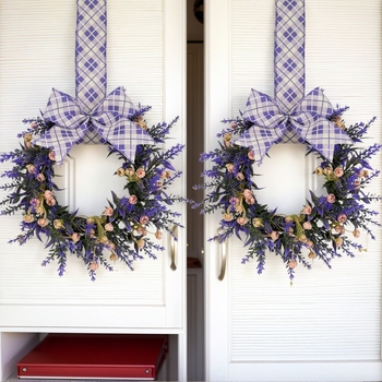 Ghirlandă artificială cu levănțică mov pentru decor interior – decor pentru perete și ușă