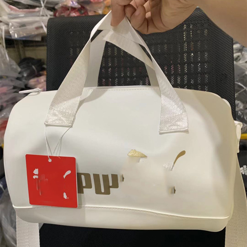 Muška torba za kratka putovanja, moderna crossbody torba za putovanja i treninge, sportska torba, kapacitet 56–75 L, PU koža