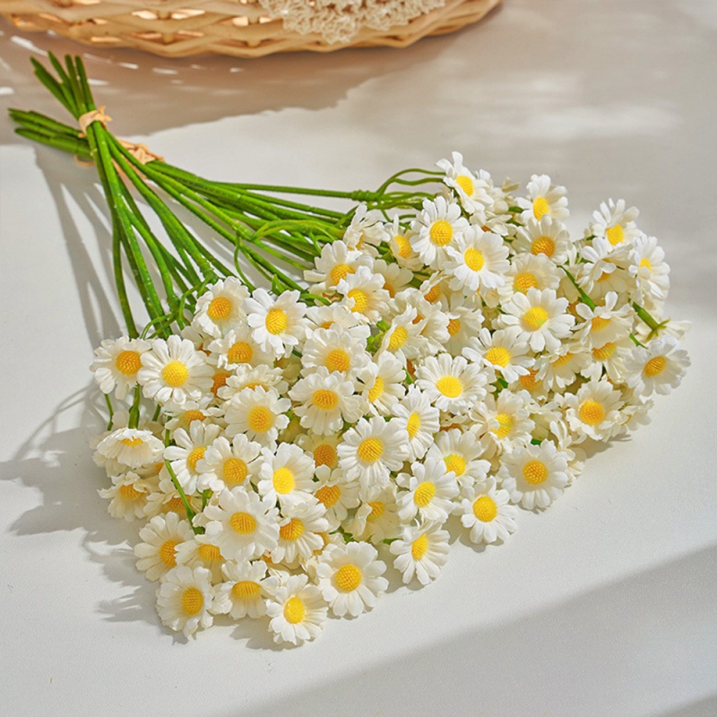 Buchet de flori artificiale cu margarete mici și mușețel — stil european pentru masă și decor interior