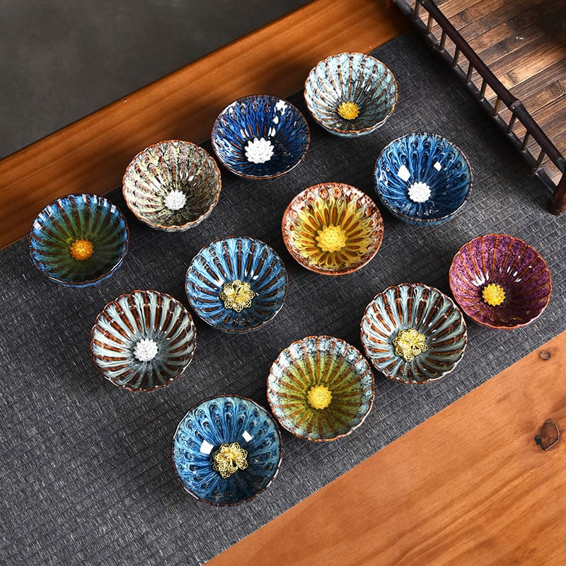 Ceșcuță de ceai din ceramică Jian ware, cu motiv lotus auriu și argintiu