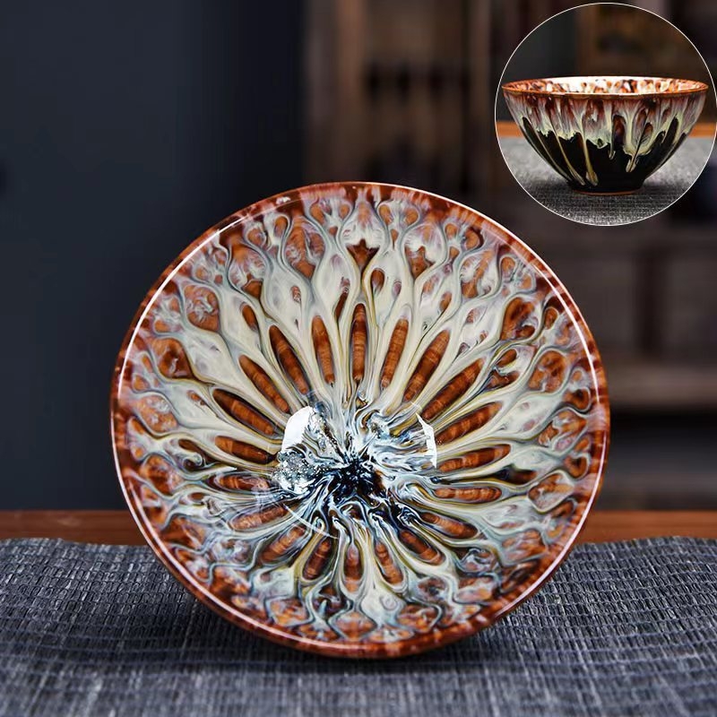 Ceșcuță de ceai din ceramică Jian ware, cu motiv lotus auriu și argintiu