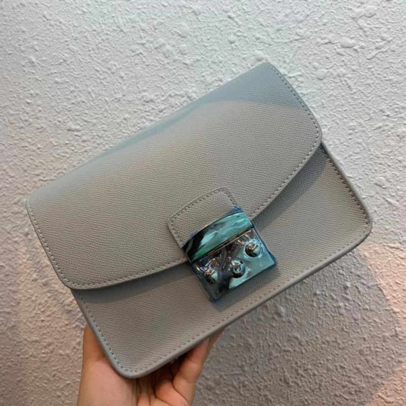 Fujia Mala kvadratna torbica s lancem, crossbody i ručna torba, PU materijal, ženska torbica u jednobojnoj boji