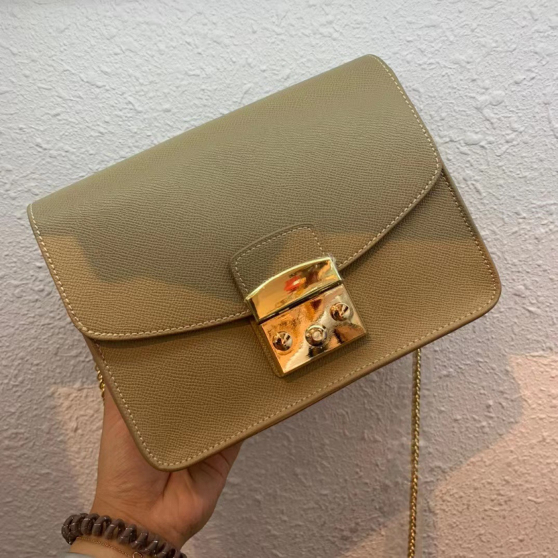 Fujia Mala kvadratna torbica s lancem, crossbody i ručna torba, PU materijal, ženska torbica u jednobojnoj boji