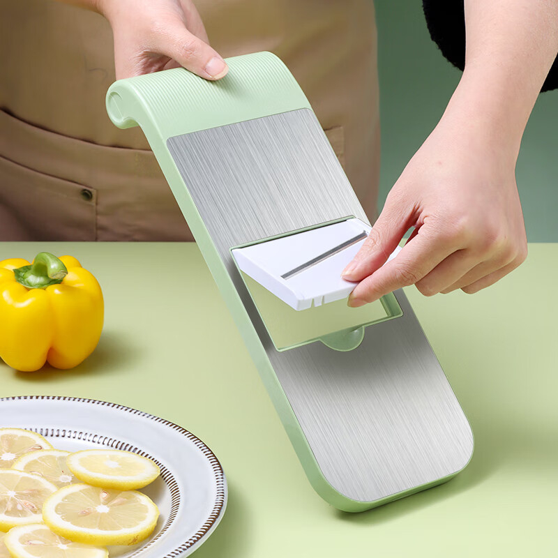 Tăietor de legume multifuncțional cu răzătoare pentru cartofi și castraveți