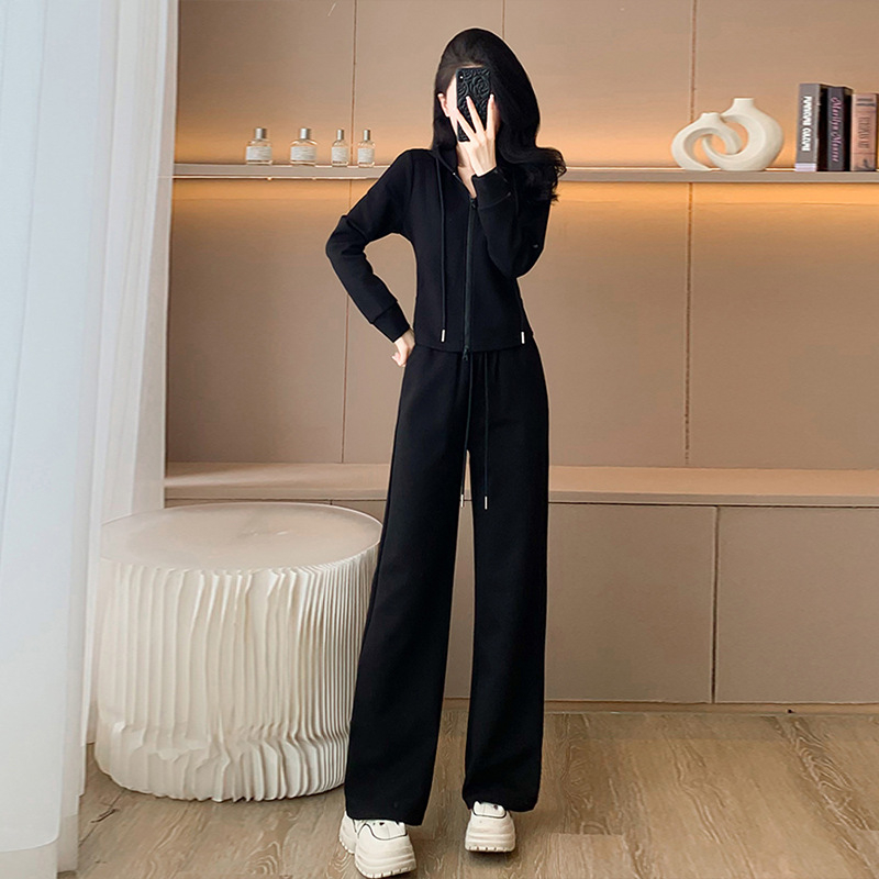 Jesenski ženski sportski set visoke kvalitete — uska veličina, hoodie s kapuljom, Chanel inspiriran stil, dvodijelni elegantan i mlađalački