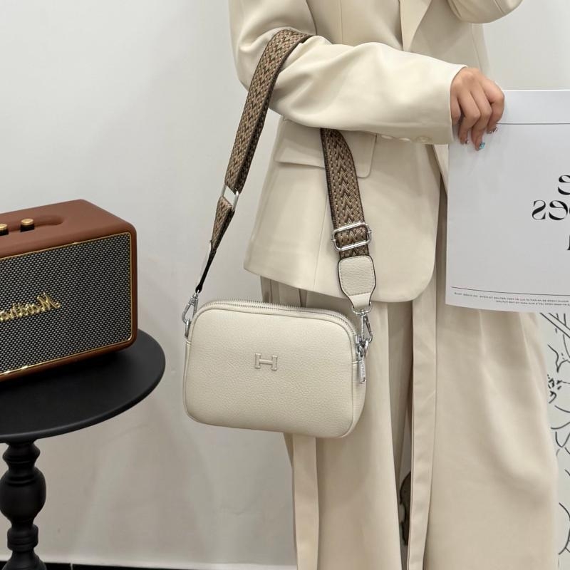 Kashlandi ženska crossbody torba, Lychee koža, srednja veličina, horizontalni kvadratni oblik, zatvarač, gradski minimalistički stil, proljeće-ljeto 2026