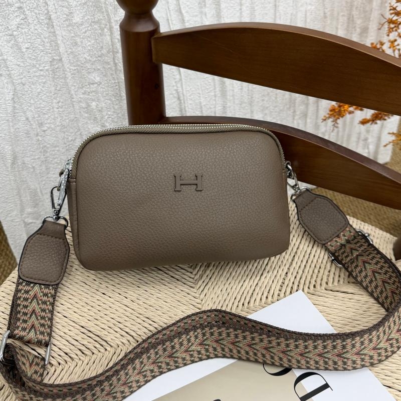 Kashlandi ženska crossbody torba, Lychee koža, srednja veličina, horizontalni kvadratni oblik, zatvarač, gradski minimalistički stil, proljeće-ljeto 2026