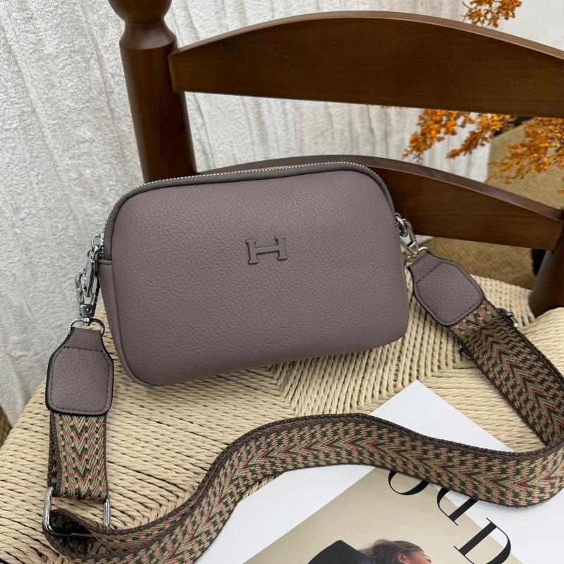 Kashlandi ženska crossbody torba, Lychee koža, srednja veličina, horizontalni kvadratni oblik, zatvarač, gradski minimalistički stil, proljeće-ljeto 2026